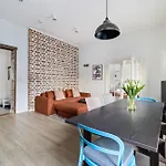 Dinbnb Apartments L Stylish Apartment - Fireplace & Balcony In City