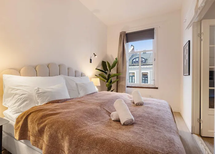 Dinbnb Apartments L Stylish Apartment - Fireplace & Balcony In City