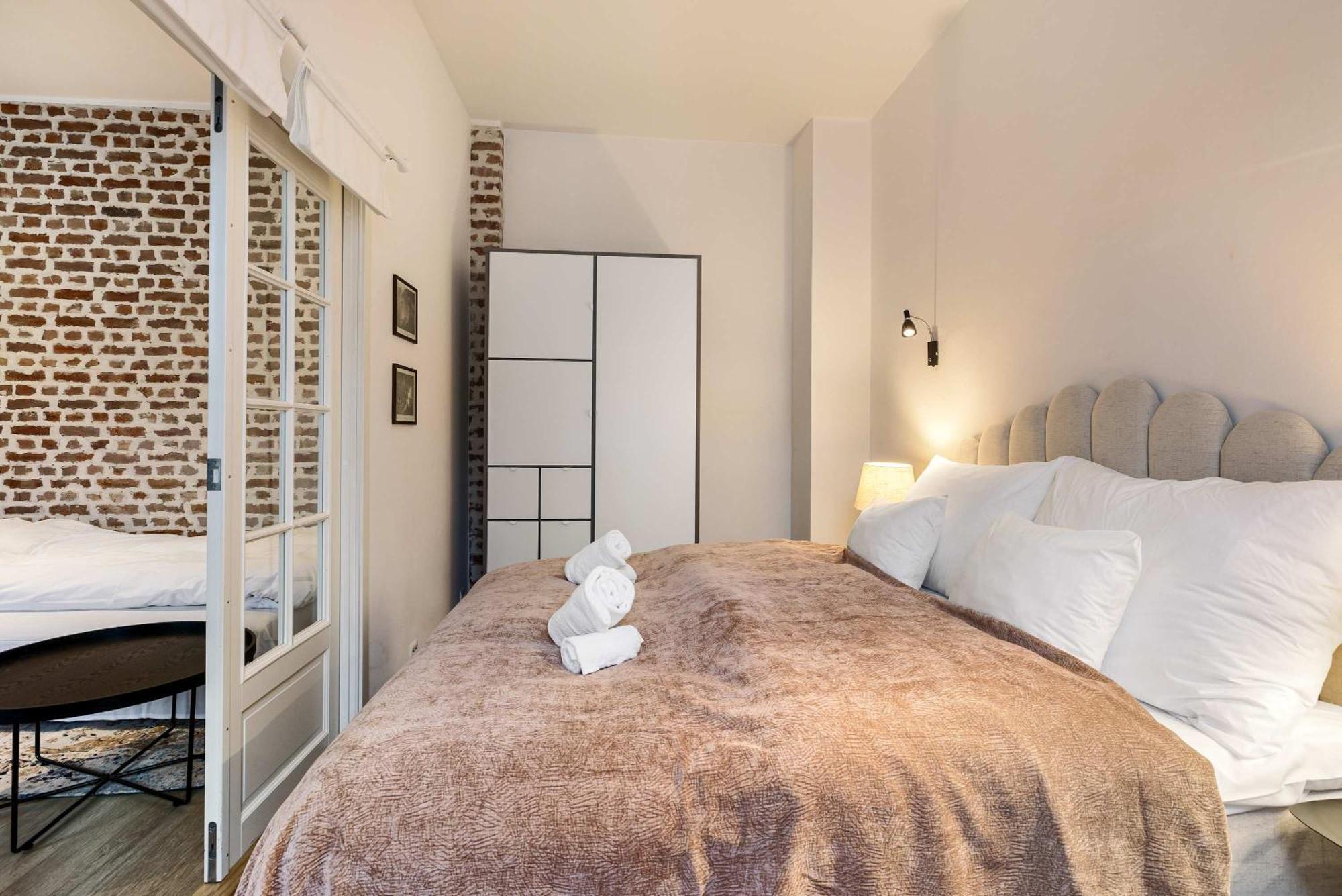 Leilighet Dinbnb L Stylish - Fireplace & Balcony In