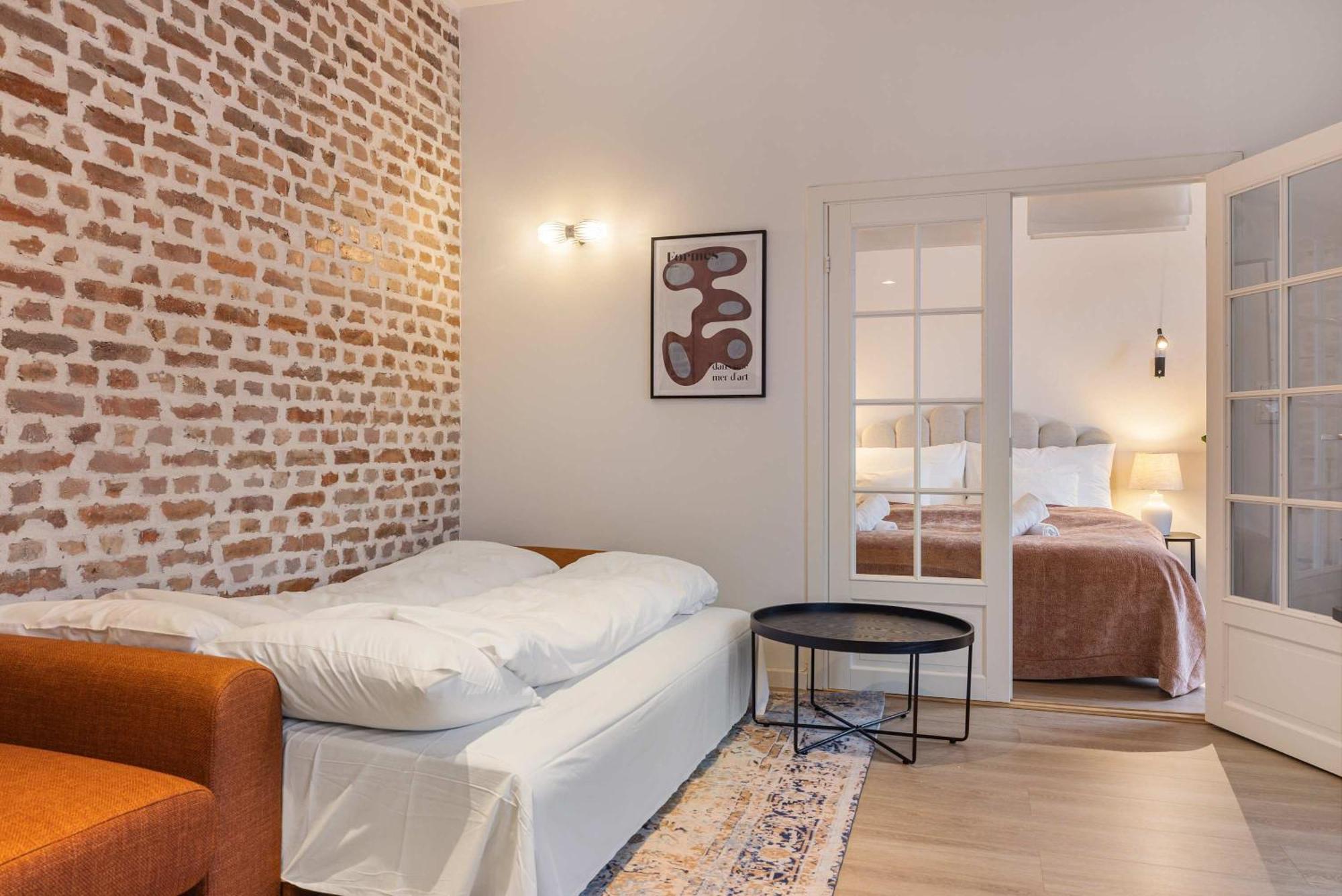 Dinbnb L Stylish - Fireplace & Balcony In Leilighet