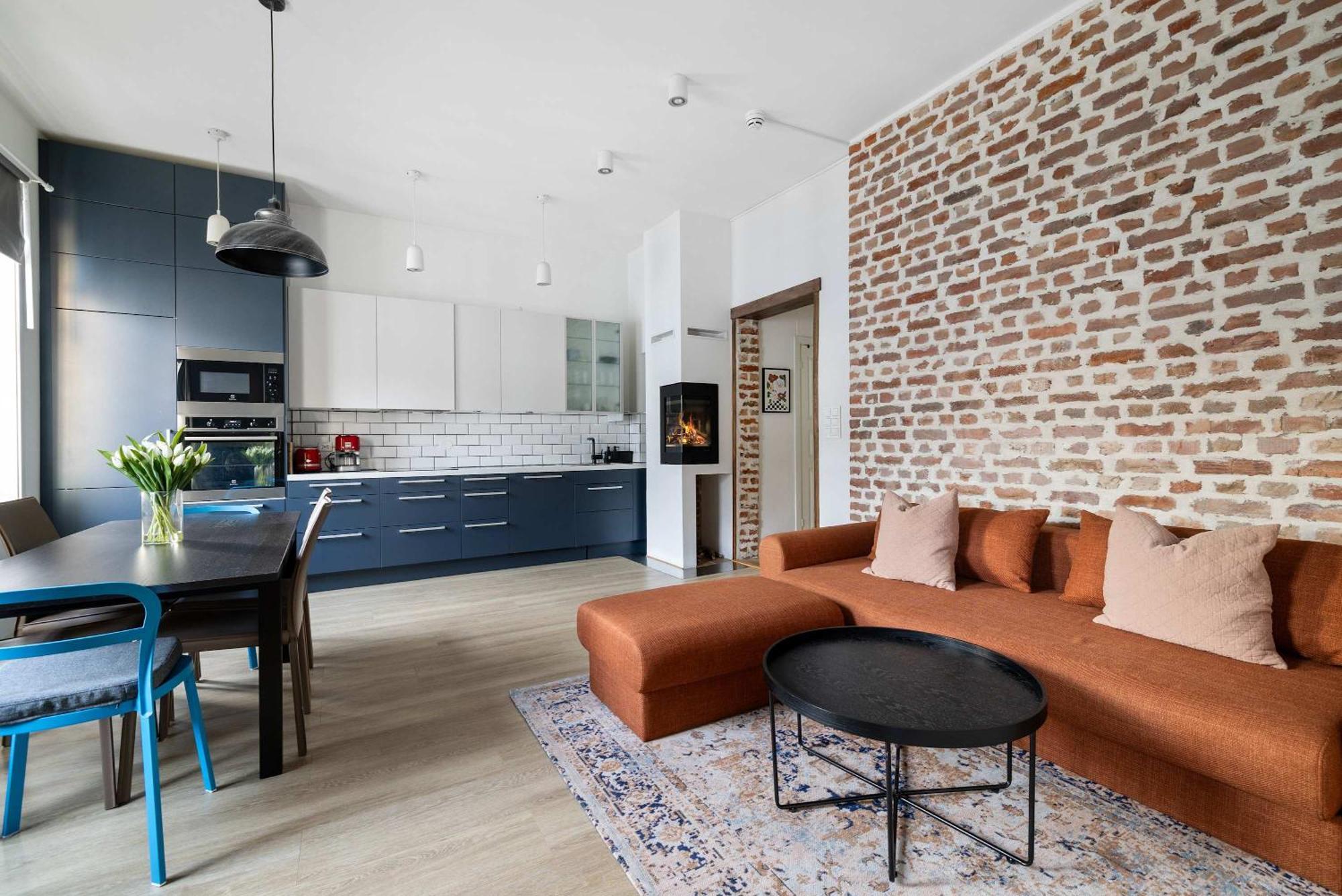 Dinbnb L Stylish - Fireplace & Balcony In Leilighet