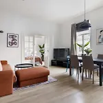 Dinbnb Apartments L Stylish Apartment - Fireplace & Balcony In City
